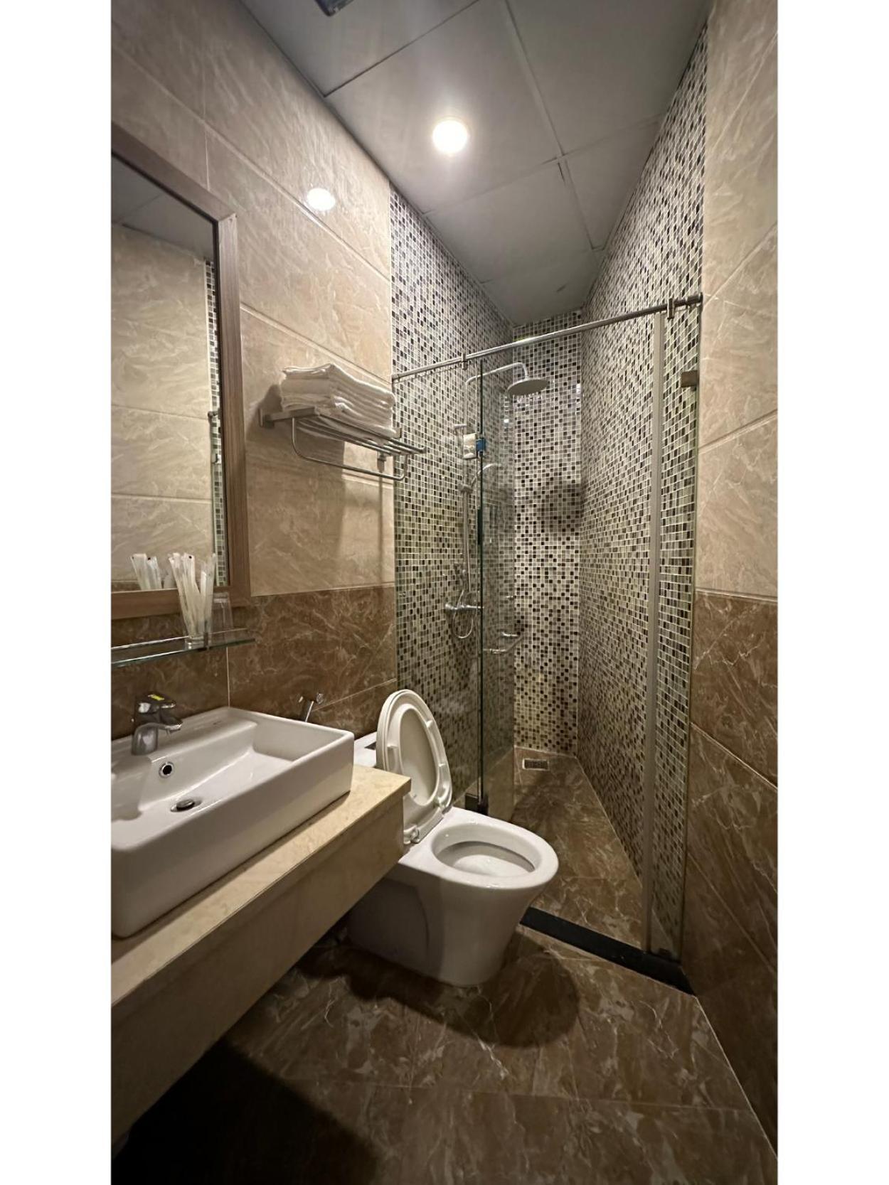 Pinus Hotel Далат Екстер'єр фото