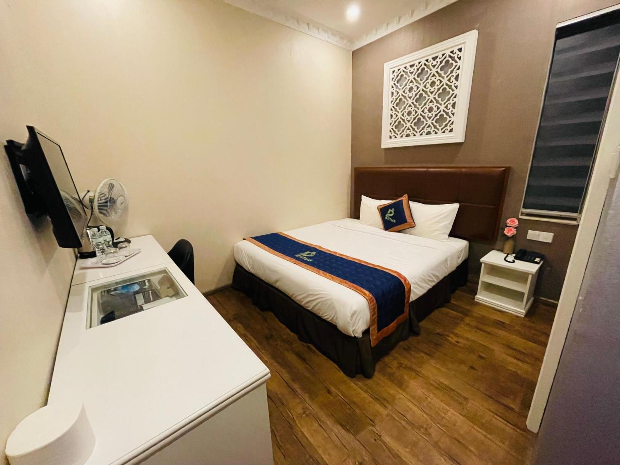 Pinus Hotel Далат Екстер'єр фото