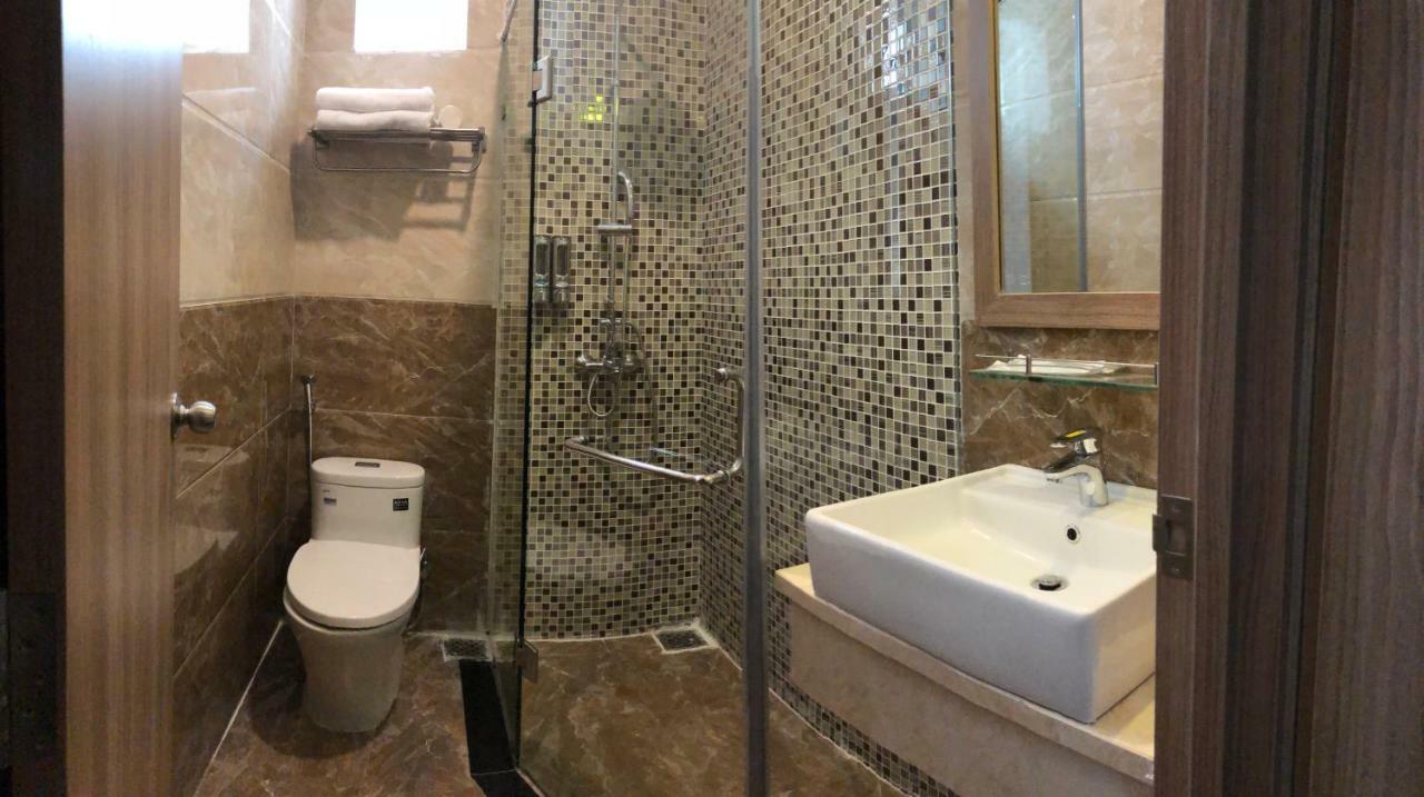 Pinus Hotel Далат Екстер'єр фото
